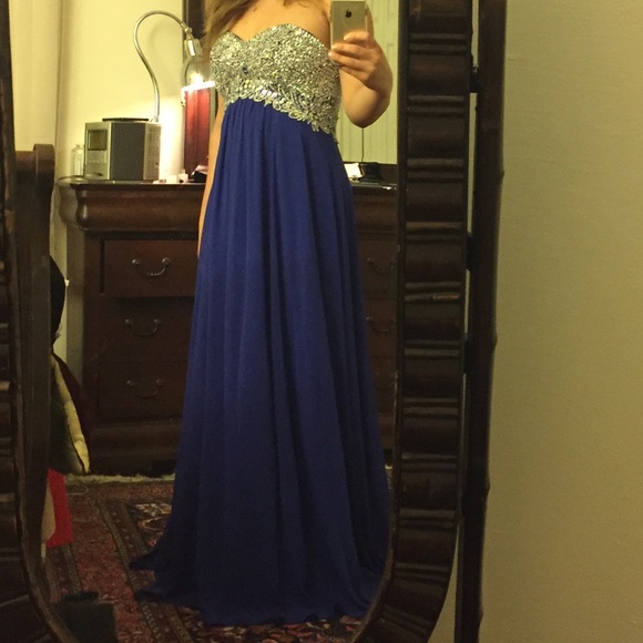 Blue strapless dress https://decode18.com/ - Picture 9 of 9